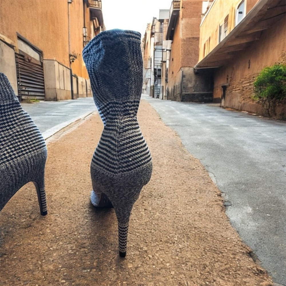 Nine West Textured Black Heeled Boots